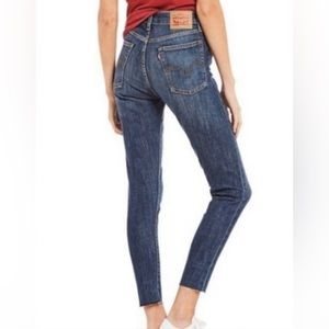 Levi’s Wedgie Skinny Jeans
